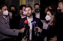 Εκλογές ΚΙΝΑΛ - Νίκος Ανδρουλάκης: Ο νικητής της πρώτης Κυριακής ευχαριστεί τον κόσμο και τους συνυποψηφίους του και δηλώνει ότι «το ΠΑΣΟΚ απόψε επιστρέφει».