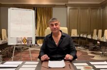 Ο Σεντάτ Πεκέρ 