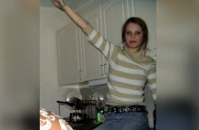 Σάλος με φωτογραφία Σουηδέζας υπουργού να χαιρετά ναζιστικά