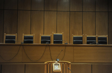 Αθώος δηλώνει ο λέκτορας για τη διπλή δολοφονία με το αρσενικό