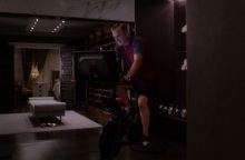 ΗΠΑ: Ο «Μίστερ Μπιγκ πέθανε» κι έτσι απλά... η μετοχή της Peloton κατέρρευσε