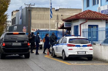 Ενώπιον του ανακριτή σήμερα οι 11 συλληφθέντες για την αρπαγή του γυμνασιάρχη Αιγινίου