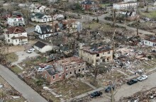 Πέντε πολιτείες των κεντρικών και νότιων ΗΠΑ έπληξαν ανεμοστρόβιλοι το βράδυ της Παρασκευής