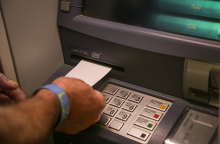 Πότε και ποιοι θα λάβουν το Κοινωνικό Μέρισμα