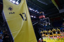 Η ΑΕΚ απέσυρε τη φανέλα του Στέφαν Γέλοβατς 