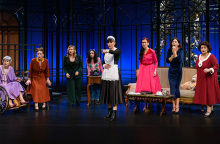 «8 γυναίκες» στο Θέατρο Αλίκη