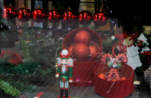 Χριστούγεννα 2021 με μέτρα για τον κορωνοϊο και ρεβεγιόν με περιορισμούς για τους ανεμβολίαστους