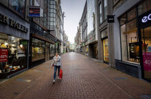 Σε νέο lockdown η Ολλανδία για τον κορωνοϊό - Εικόνα από το έρημο Άμστερνταμ