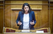 H ΥΠΟΥΡΓΟΣ ΠΑΙΔΕΙΑΣ ΝΙΚΗ ΚΕΡΑΜΕΩΣ ΣΤΟ ΒΗΜΑ ΤΗΣ ΒΟΥΛΗΣ 