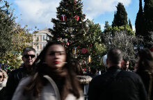 Πολίτες στη διάβαση πεζών στο Σύνταγμα (ΦΩΤΟ ΑΡΧΕΙΟΥ)