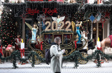 Νέα μέτρα τα Χριστούγεννα, την Πρωτοχρονιά και το 2022 ανακοινώνουν Θάνος Πλεύρης και Γιάννης Οικονόμου