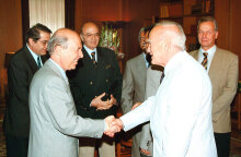 Κώστας Σημίτης και Κάρολος Παπούλιας σε συνάντηση στο Μέγαρο Μαξίμου τον Μάιο του 1999