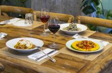 Ella: το μυστικό για νόστιμη ελληνική κουζίνα στη Μητροπόλεως