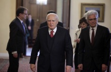 Κάρολος Παπούλιας: Με τιμές αρχηγού κράτους η κηδεία του