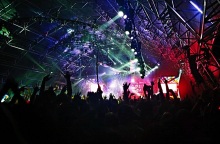 Νέα μέτρα: Πρόστιμο 50.000 ευρώ για ιδιωτικά οργανωμένα πάρτι