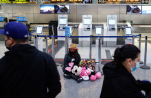 Σε απόγνωση οι επιβάτες στο διεθνές αεροδρόμιο του Λος Άντζελες, καθώς χιλιάδες πτήσεις ακυρώθηκαν λόγω της μετάλλαξης Όμικρον