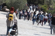 Καιρός: Ανεβαίνει κι άλλο ο υδράργυρος την Τρίτη