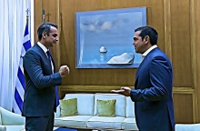 Εικονογράφηση που απεικονίζει τον Κυριάκο Μητσοτάκη να συζητά με τον Αλέξη Τσίπρα
