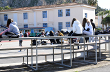 Κορωνοϊός: Διχασμένοι οι ειδικοί για το άνοιγμα των σχολείων