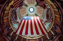 Με τη βαρύτερη ποινή τιμωρήθηκαν τρεις λευκοί Αμερικανοί, οι οποίοι καταδίωξαν και σκότωσαν Αφροαμερικανό που έκανε τζόγκινγκ στη συνοικία τους.