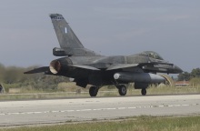 F-16 βγήκε εκτός διαδρόμου στα Χανιά