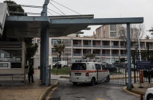 Γιος ασθενούς εισέβαλε στο «Γεννηματάς» με μαχαίρι και βενζίνη