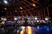 Παγκόσμιο Πρωτάθλημα Ράλι - Οδηγοί ποζάρουν μπροστά στα νέα αυτοκίνητα