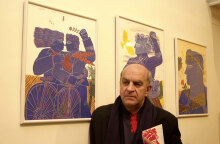 Ο Αλέκος Φασιανός σε έκθεση με έργα του στη Νέα Υόρκη το 2001