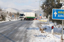 Φορτηγό στα χιόνια