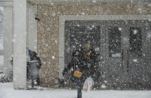 Κλείνει στις 12:00 το Δημόσιο λόγω της κακοκαιρίας «Ελπίς»