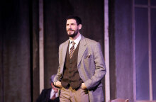 O Θανάσης Πατριαρχέας σε θεατρική παράσταση - Το αντίο του στον Πάνο Νάτση