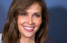 Γαλλία: Ισλαμιστές απειλούν να αποκεφαλίσουν τη δημοσιογράφο Οφελί Μενιέ