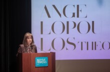 Η ΠτΔ ΚΑΤΕΡΙΝΑ ΣΑΚΕΛΛΑΡΟΠΟΥΛΟΥ ΣΤΗΝ ΕΚΔΗΛΩΣΗ ΓΙΑ ΤΗΝ ΕΠΕΤΕΙΟ ΤΩΝ 10 ΧΡΟΝΩΝ ΑΠΟ ΤΟΝ ΘΑΝΑΤΟ ΤΟΥ ΣΚΗΝΟΘΕΤΗ ΘΟΔΩΡΟΥ ΑΓΓΕΛΟΠΟΥΛΟΥ