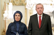 Ο Τούρκος πρόεδρος Ρετζέπ Ταγίπ Ερντογάν, με τη σύζυγό του, Εμινέ