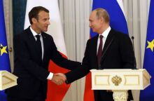Ο Εμανουέλ Μακρόν και ο Βλαντιμίρ Πούτιν
