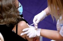 Κορωνοϊός: Η ανάλυστη Μόσιαλου για εμβολιασμό και Long Covid