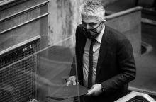 Ο Γιώργος Τσίπρας στο βήμα της Βουλής