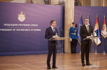 Ο Κυριάκος Μητσοτάκης και o Αλεξάνταρ Βούτσιτς