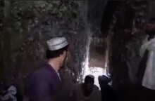 Το σημείο όπου οι διασώστες επιχειρούν για τον απεγκλωβισμό του 9χρονου στο Αφγανιστάν