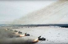 Στρατιωτική άσκηση με βομβαρδισμό στόχων από τον ρωσικό στρατό