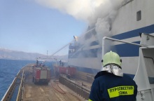 Φωτιά σε πλοίο: Διασώστες της ΕΜΑΚ πηγαίνουν στην Κέρκυρα