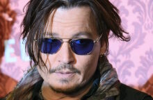 Τζόνι Ντεπ: Μερικοί λόγοι που ο Johnny Depp άρεσε και εξακολουθεί να αρέσει στα κορίτσια, παρότι προβληματικός και αντιστάρ.