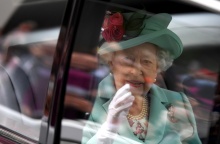 Η βασίλισσα Ελισάβετ μέσα σε αυτοκίνητο κατά την τελευταία της δημόσια εμφάνιση