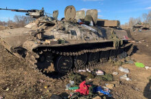 Ρωσικό τανκ έχει καταστραφεί έξω από το Χάρκοβο στην Ανατολική Ουκρανία