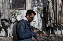 Πολίτης με μάσκα