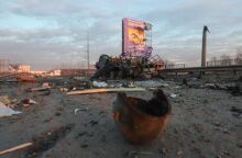 Πολεμικό σκηνικό στο Κίεβο μετά από βομβαρδισμό 