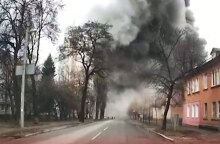 Ουκρανία: Ισχυρή έκρηξη μετά τον ρωσικό βομβαρδισμό στο Τσερνίχιφ