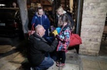 Πόλεμος στην Ουκρανία: Ουκρανοί πρόσφυγες φτάνουν στην Αθήνα