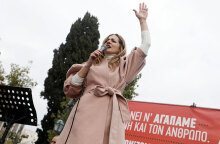 Η Νατάσσα Μποφίλιου στην αντιπολεμική συναυλία στο Σύνταγμα