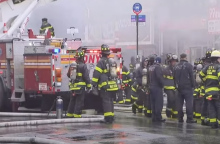 Φωτιά σε εμπορικό κέντρο της Νέας Υόρκης